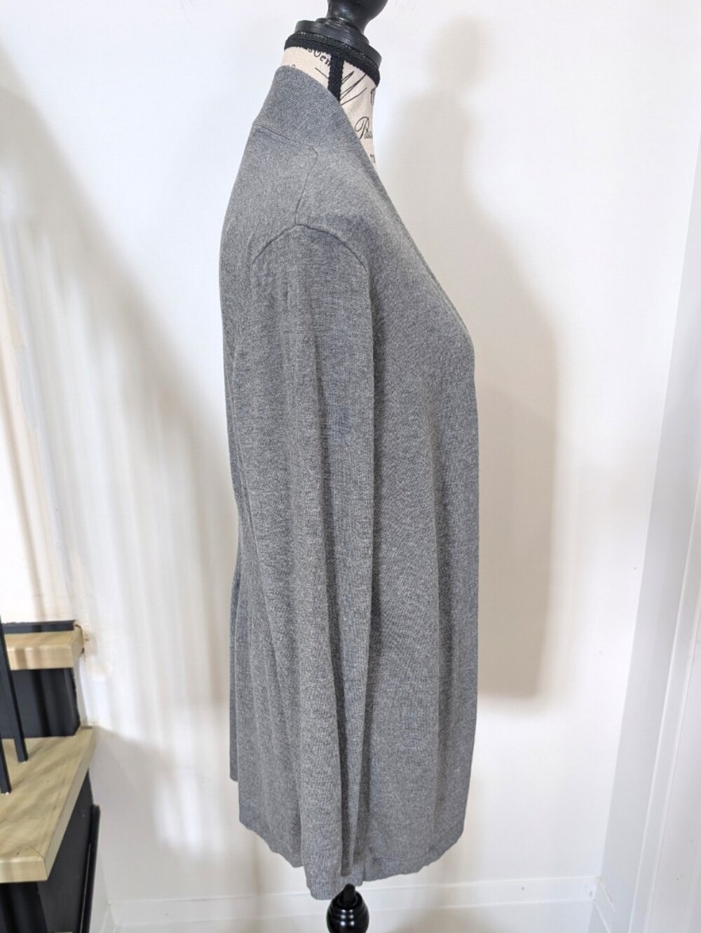 DENVER HAYES | Women's Medium Gray Soft Long Sleeve Split Hem Cardigan - Picture 3 of 6